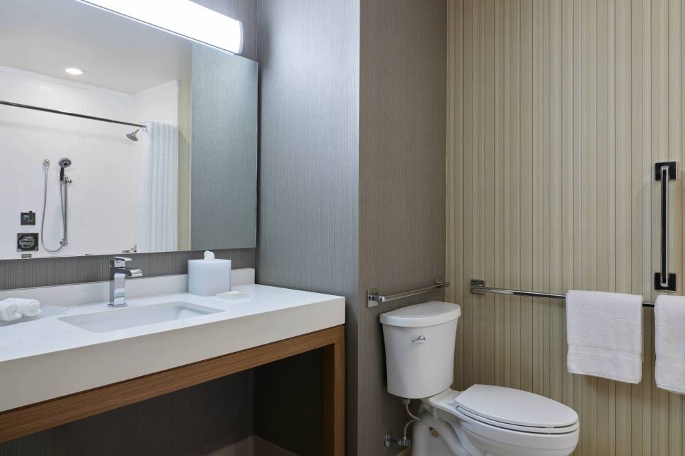 Courtyard By Marriott Denver Aurora 2