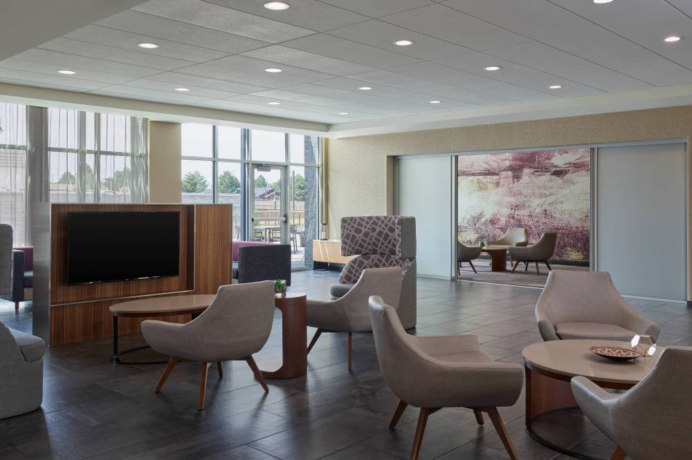 Courtyard By Marriott Denver Aurora 10