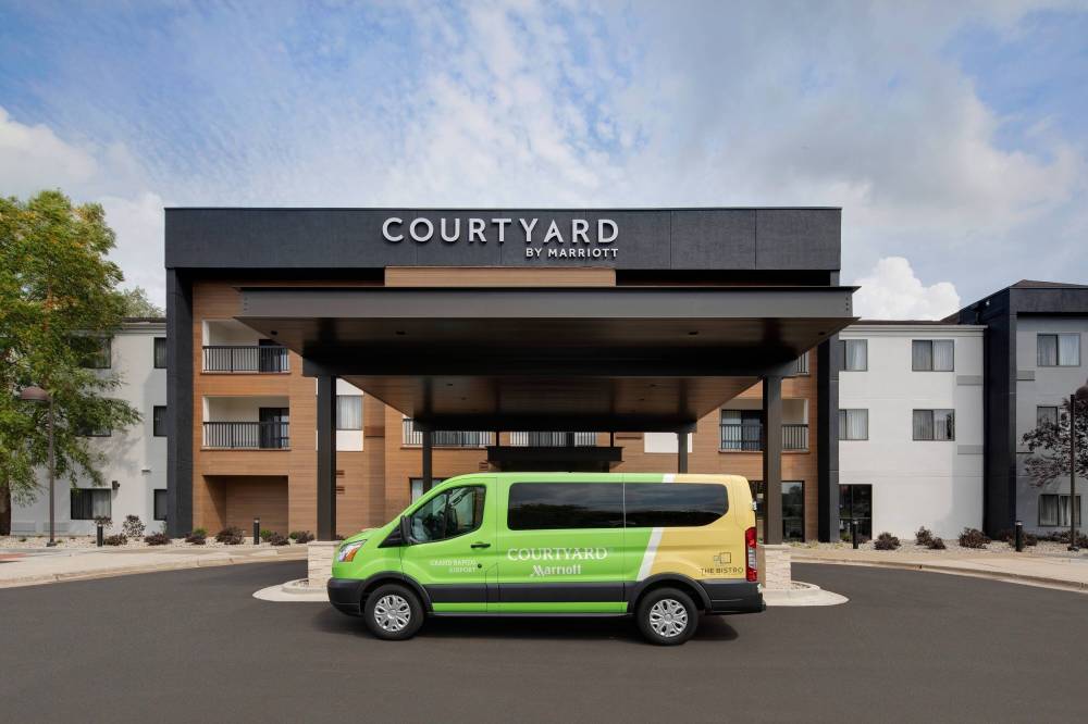 Courtyard By Marriott Grand Rapids Airport 4