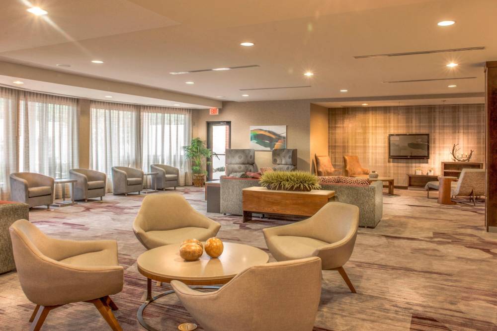 Courtyard By Marriott Greensboro Airport 9