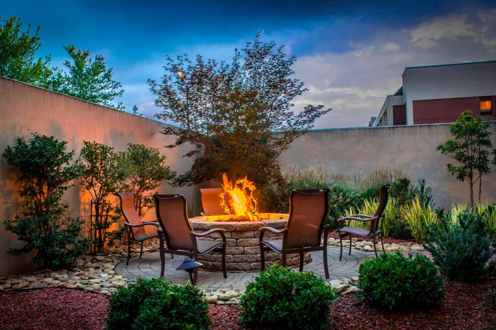 Courtyard By Marriott Greensboro Airport 6