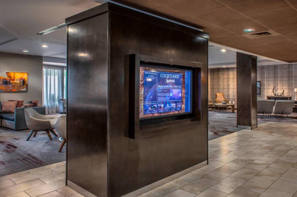 Courtyard By Marriott Greensboro Airport 5