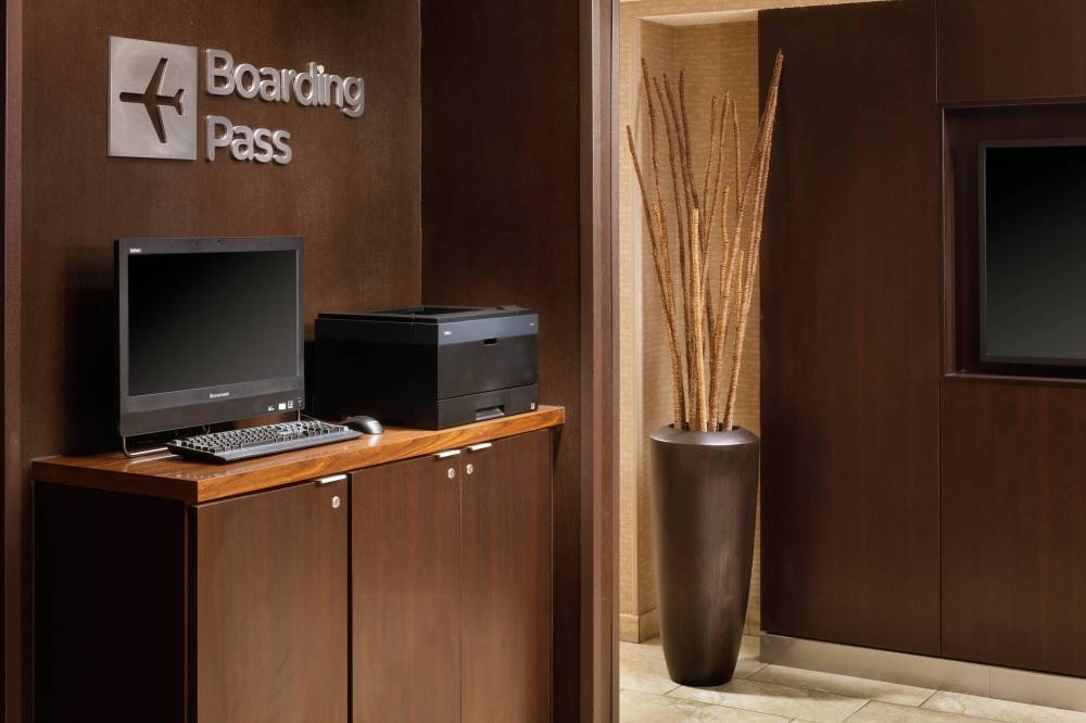 Courtyard By Marriott Indianapolis At The Capitol 7