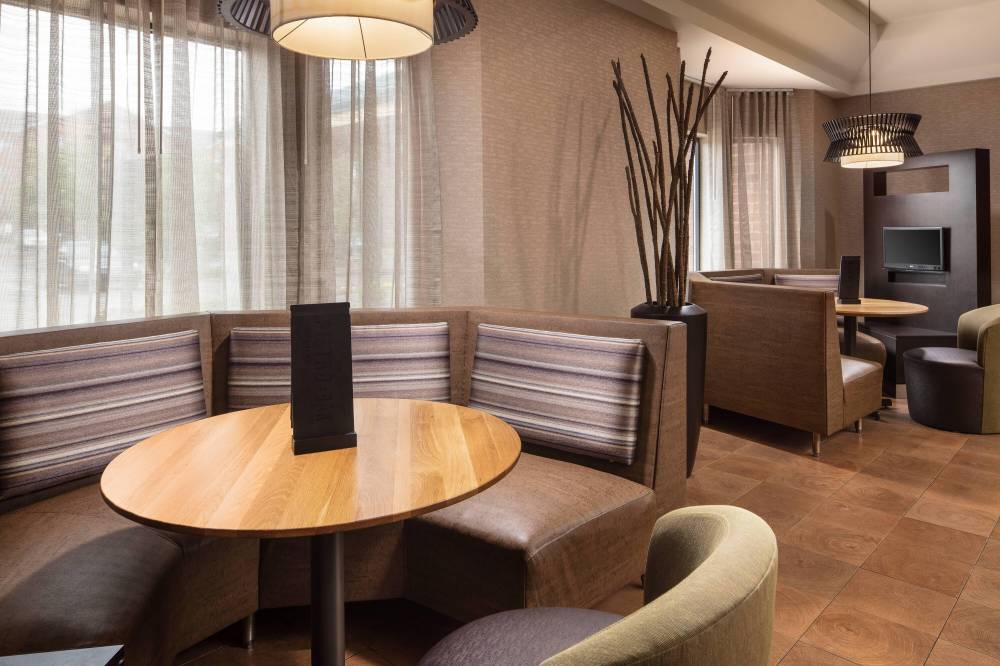 Courtyard By Marriott Indianapolis At The Capitol 5