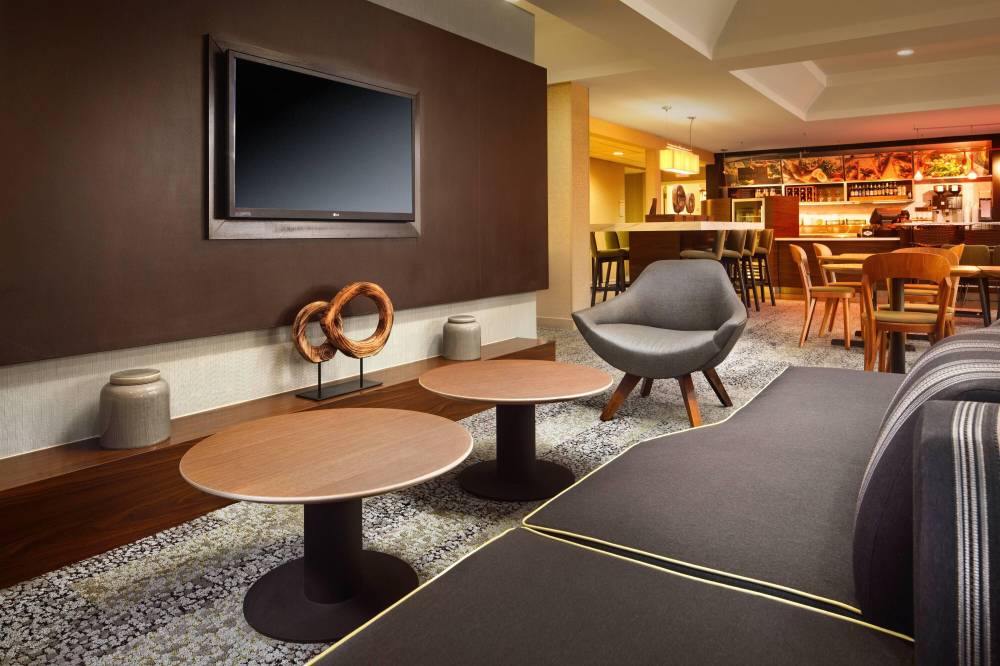 Courtyard By Marriott Indianapolis At The Capitol 4