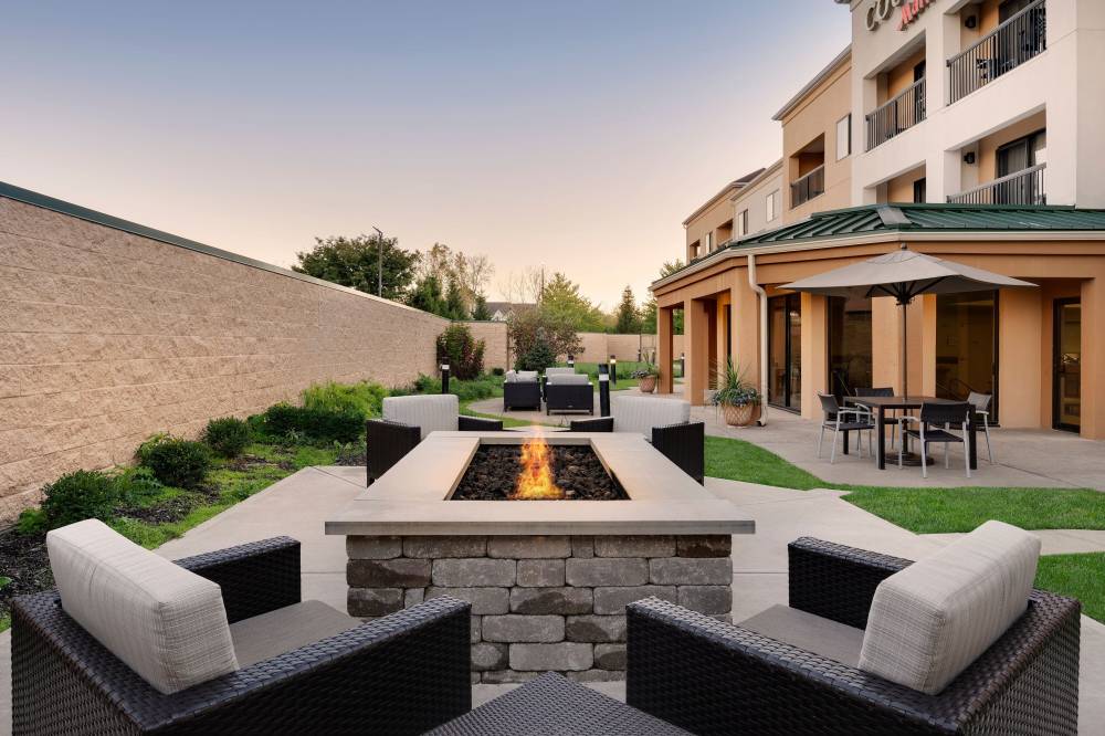Courtyard By Marriott Indianapolis South 3