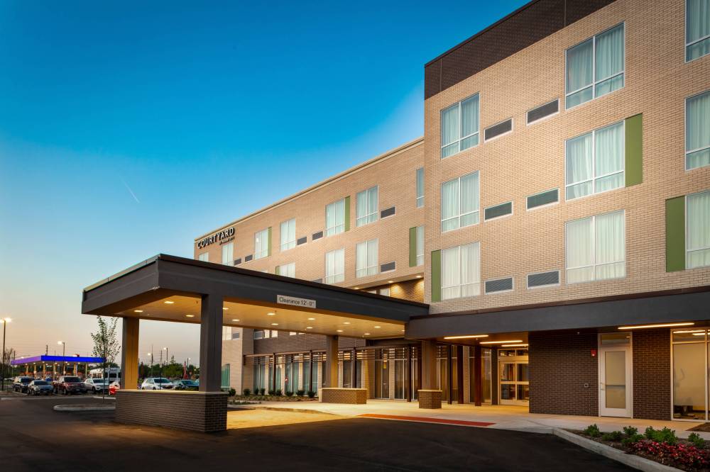 Courtyard By Marriott Indianapolis West-speedway 4