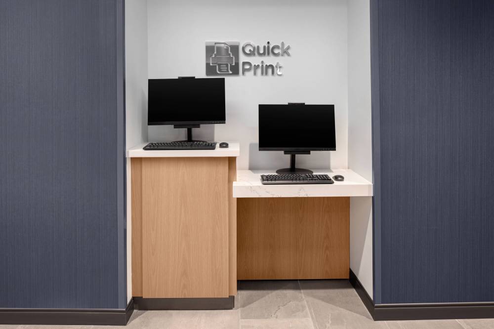 Courtyard By Marriott Lansing Downtown 4