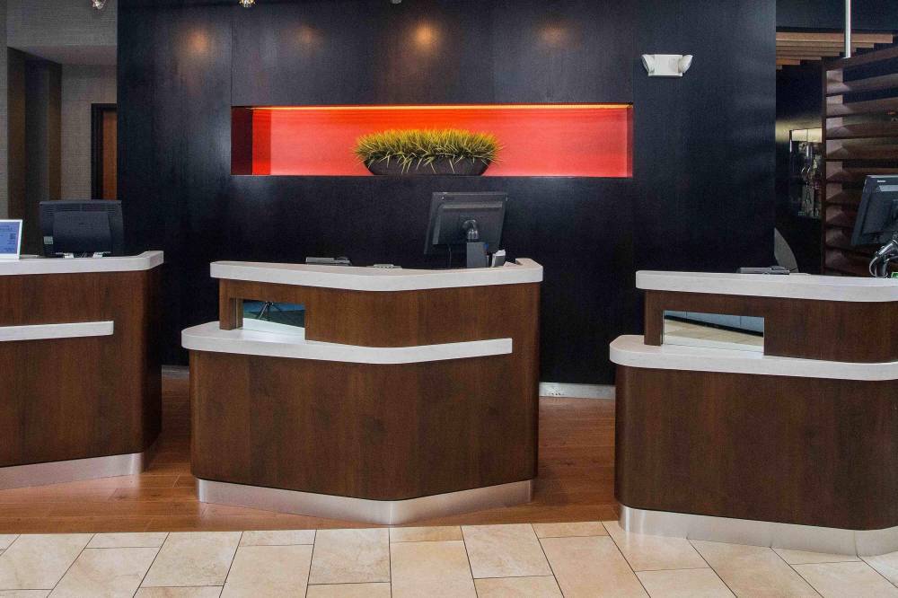 Courtyard By Marriott Los Angeles Burbank Airport 8