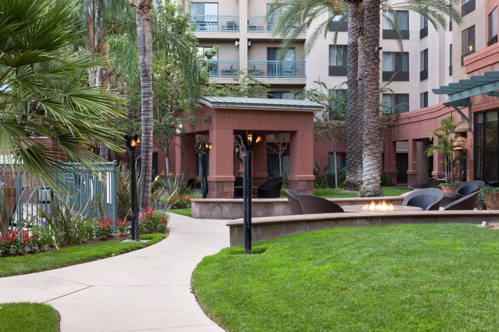 Courtyard By Marriott Los Angeles Burbank Airport 2