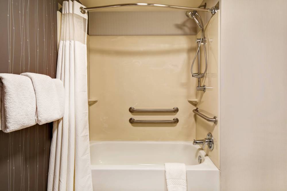 Courtyard By Marriott Louisville Airport 3