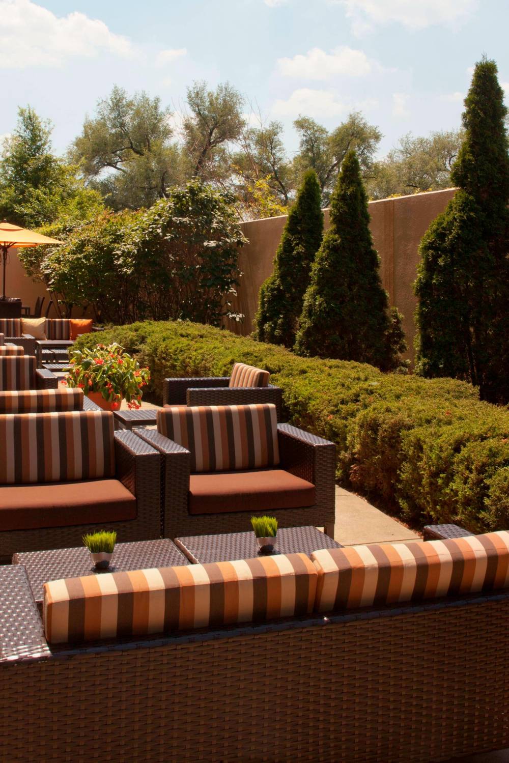 Courtyard By Marriott Louisville Airport 9