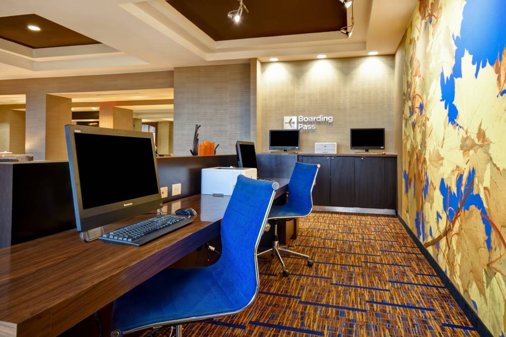 Courtyard By Marriott Louisville Airport 6