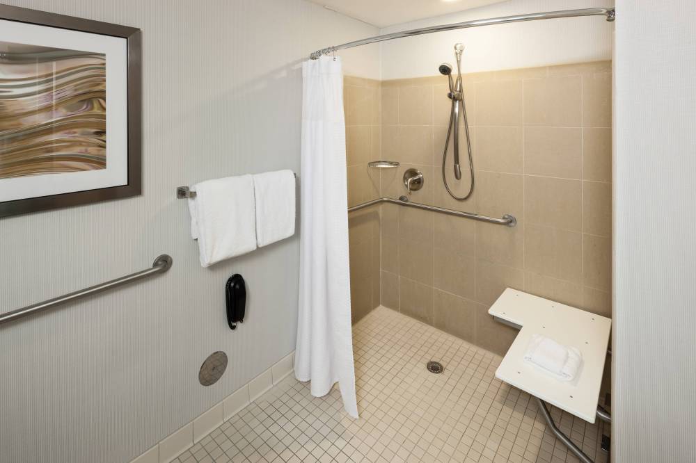 Courtyard By Marriott Miami At Dolphin Mall 2