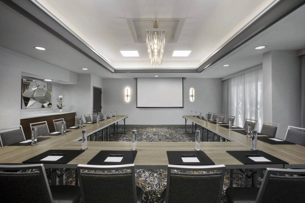 Courtyard By Marriott Miami Aventura Mall 10