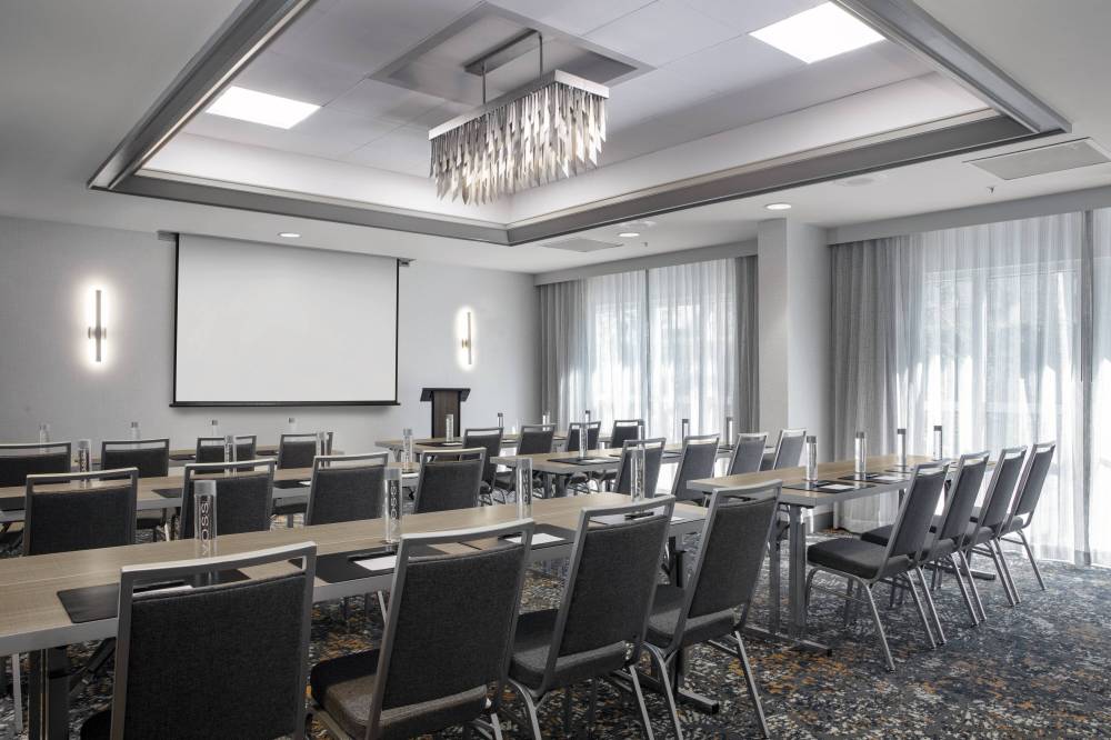 Courtyard By Marriott Miami Aventura Mall 8