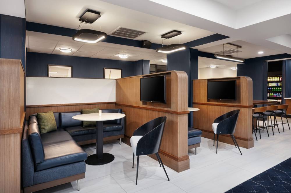 Courtyard By Marriott Mobile 10