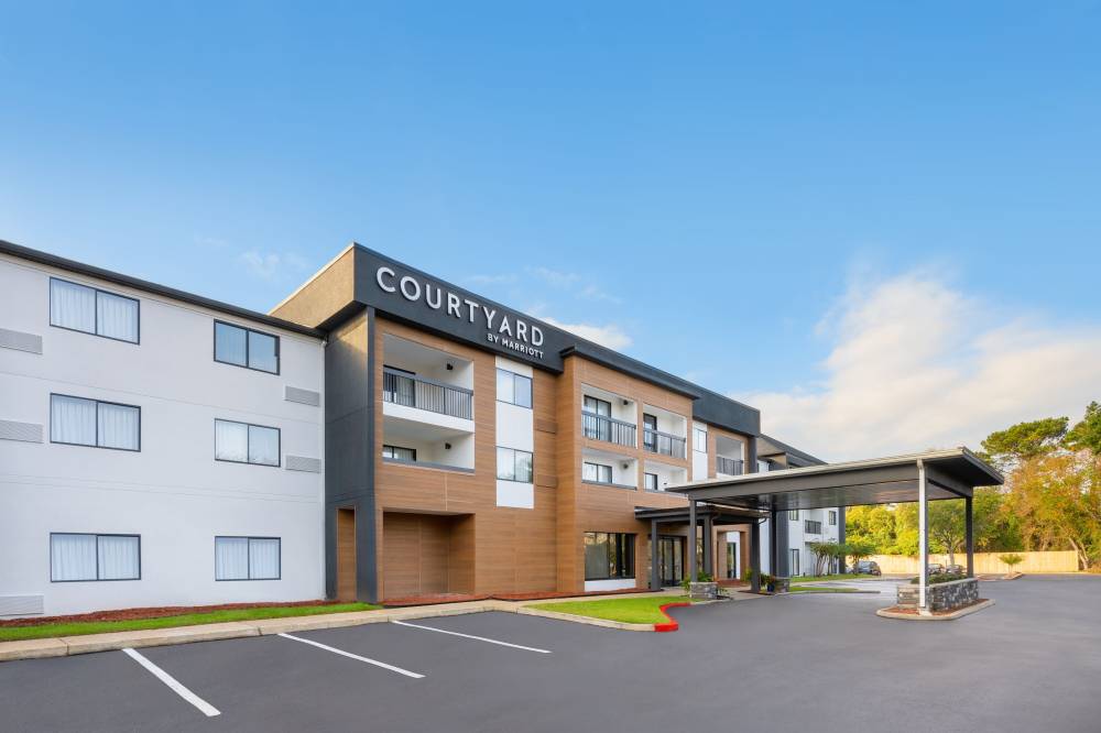 Courtyard By Marriott Mobile 7