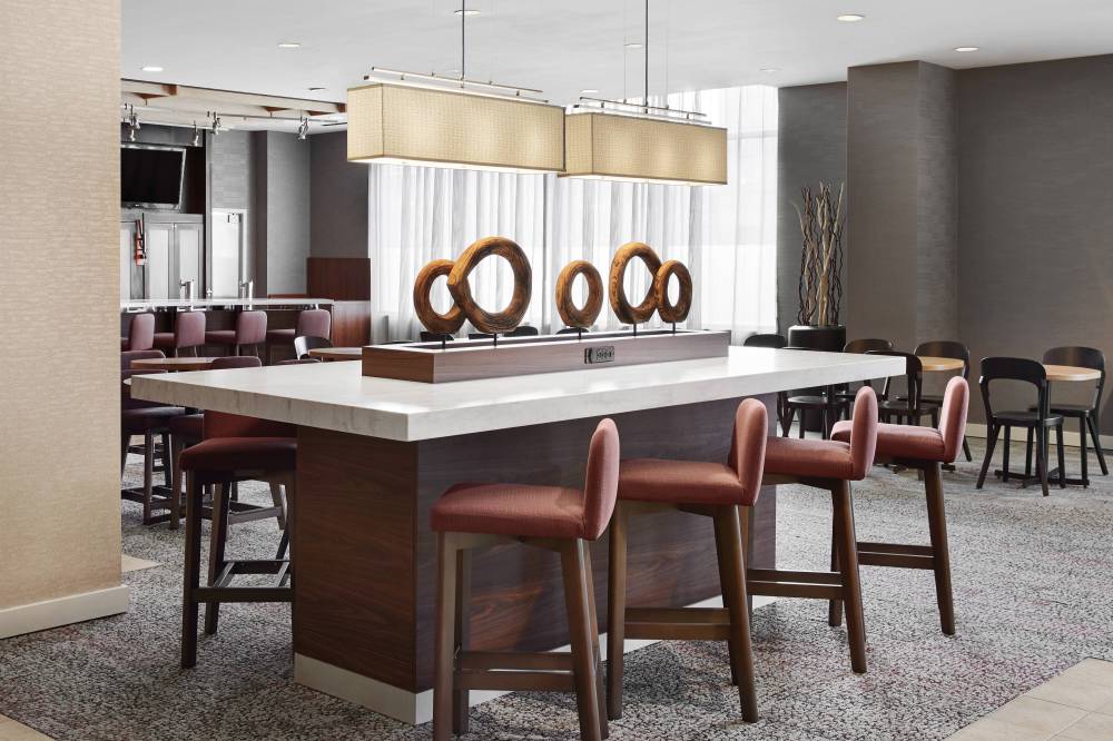 Courtyard By Marriott Newark Downtown 8