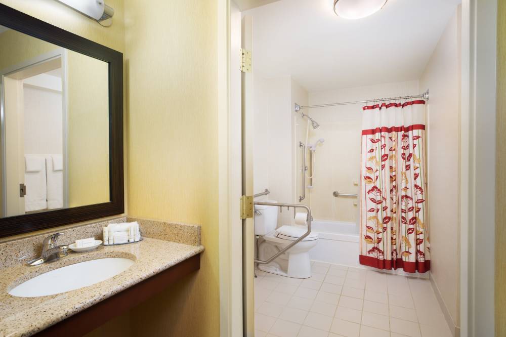 Courtyard By Marriott Ottawa Downtown 4