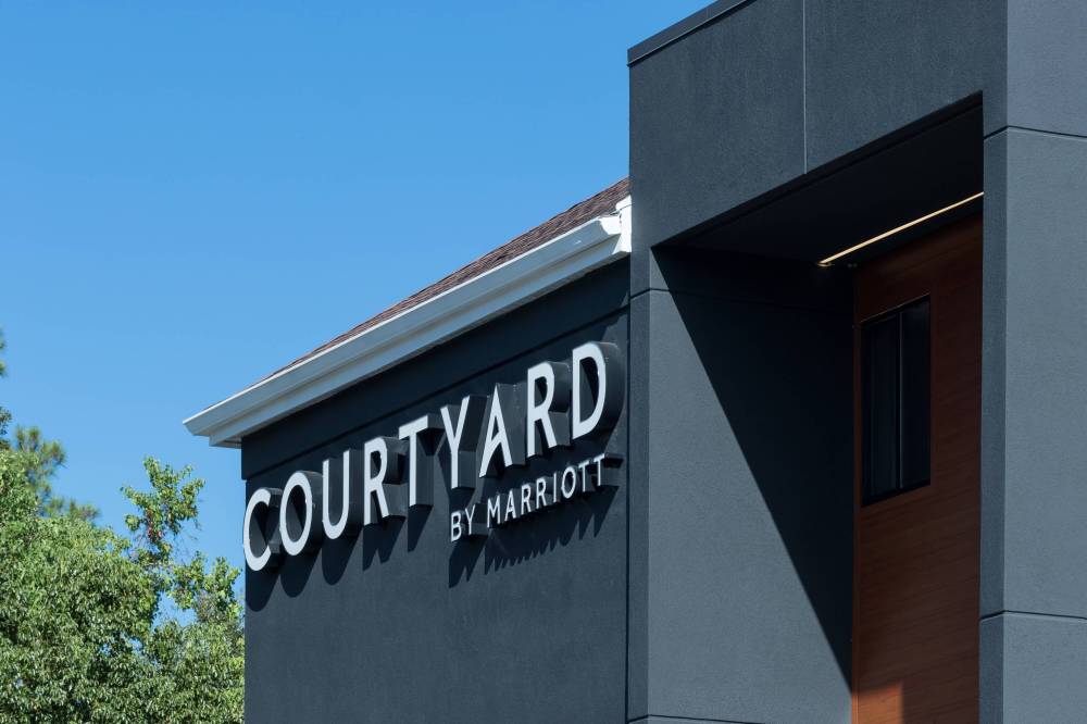 Courtyard By Marriott Pensacola 4