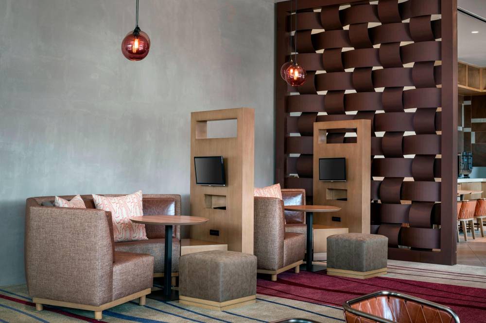 Courtyard By Marriott Phoenix Downtown 8