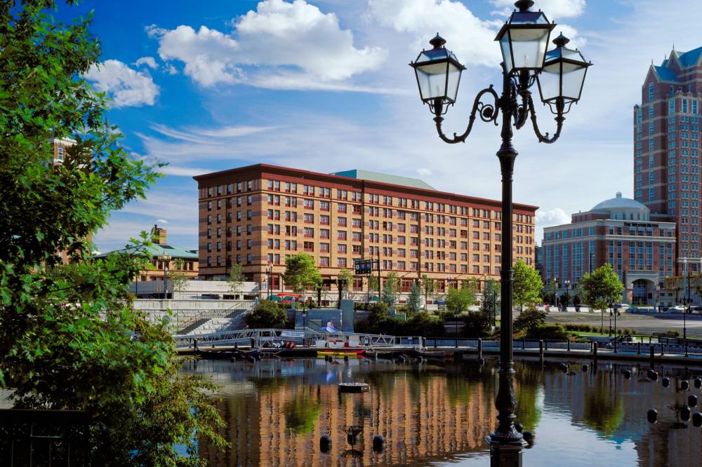 Courtyard By Marriott Providence Downtown 4