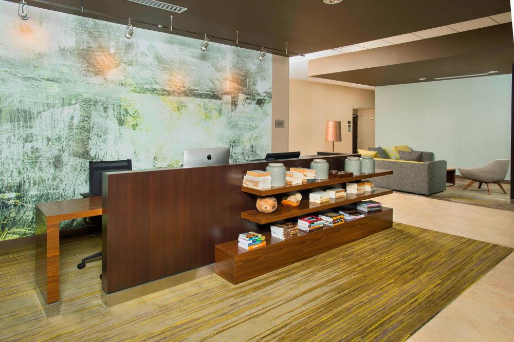 Courtyard By Marriott Redwood City 3