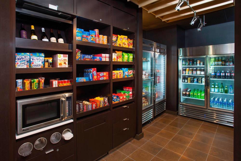 Courtyard By Marriott Redwood City 4