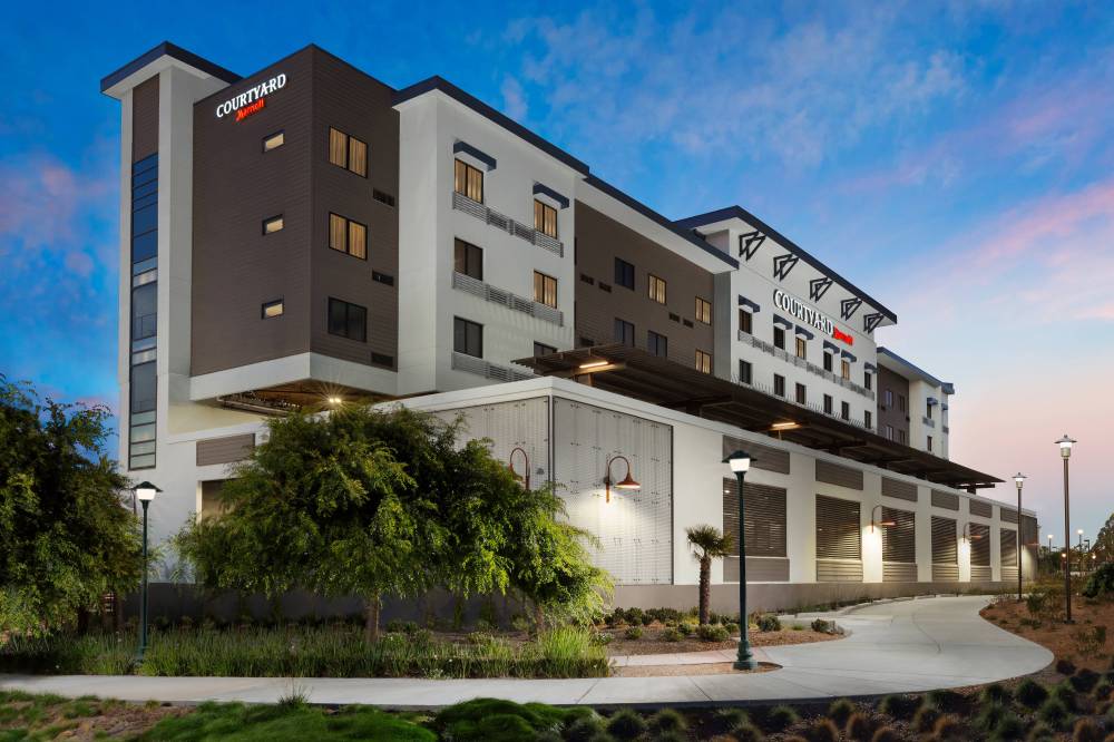 Courtyard By Marriott Redwood City 6