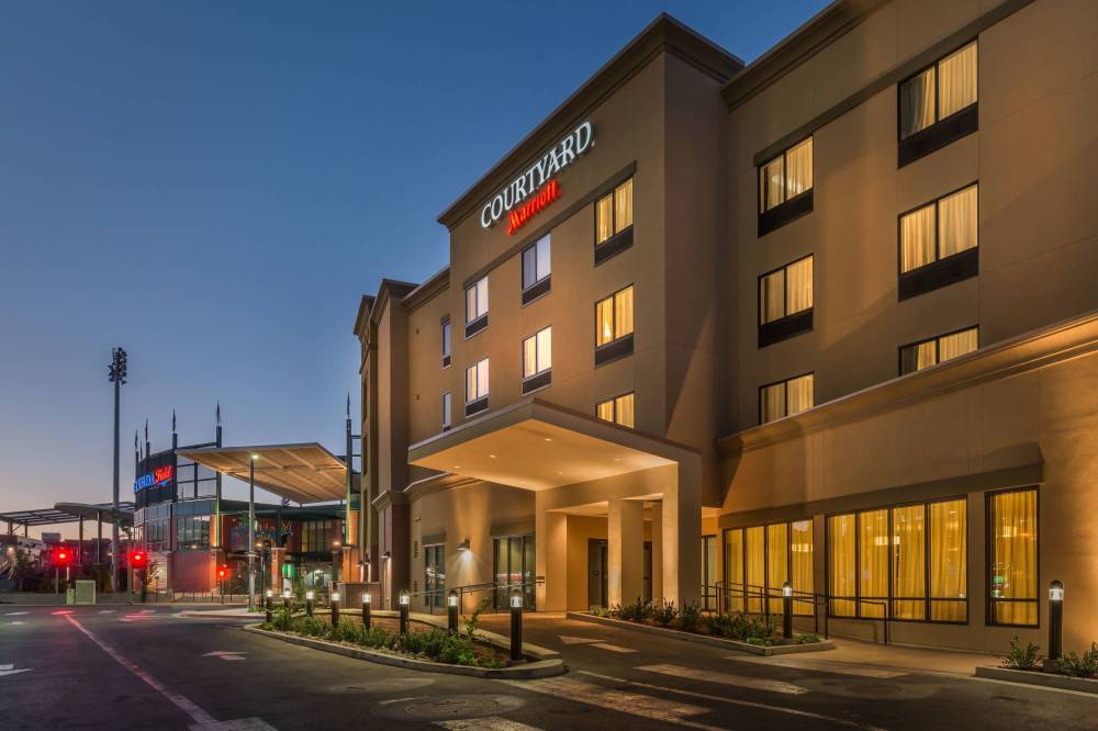 Courtyard By Marriott Reno Downtown Riverfront 8