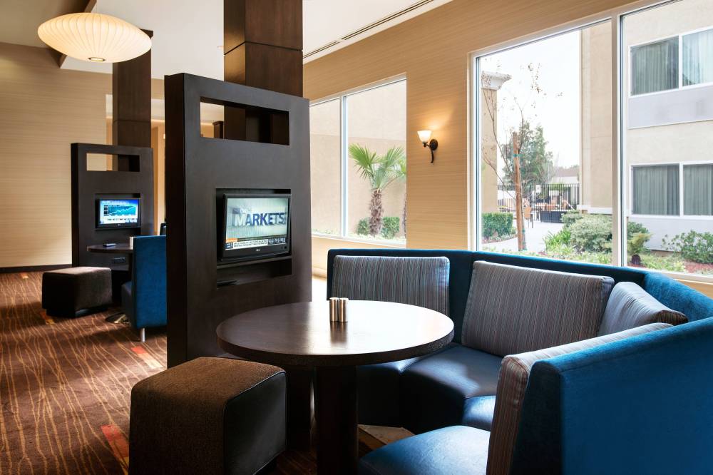 Courtyard By Marriott Sacramento Cal Expo 9