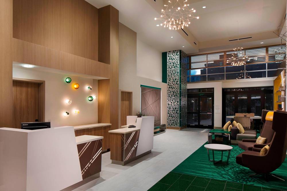 Courtyard By Marriott San Diego Gaslamp-convention Center 9