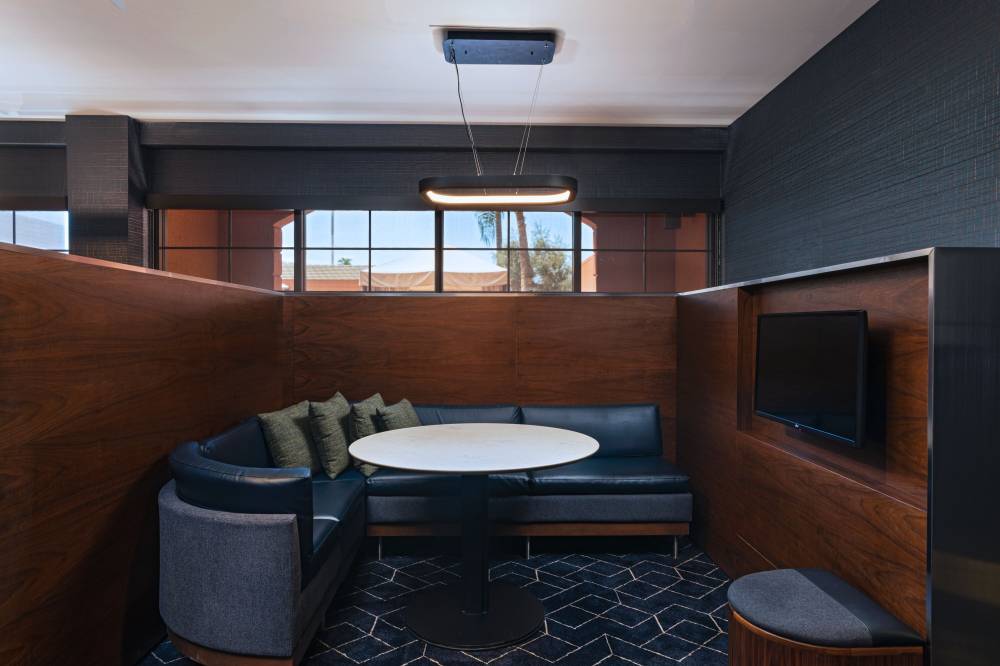 Courtyard By Marriott Scottsdale Old Town 2