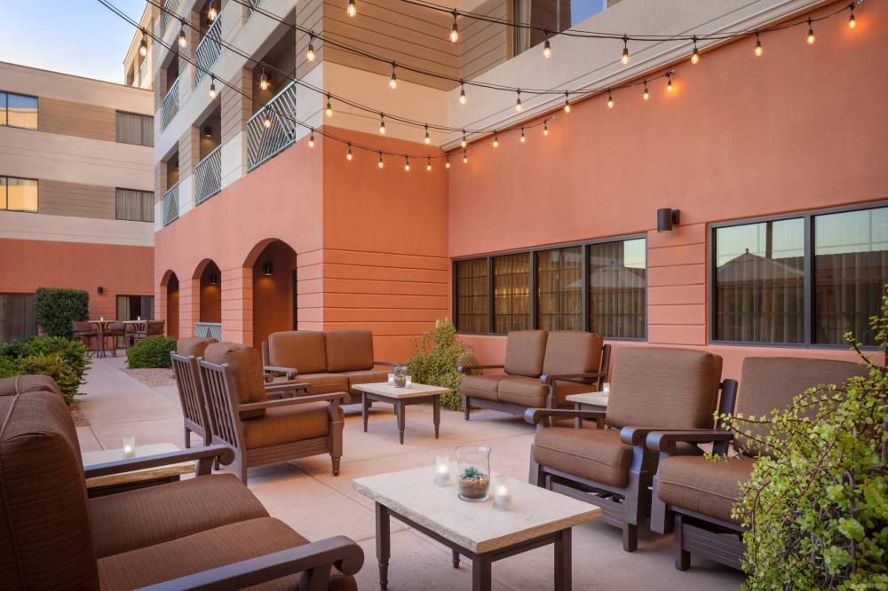 Courtyard By Marriott Scottsdale Old Town 3