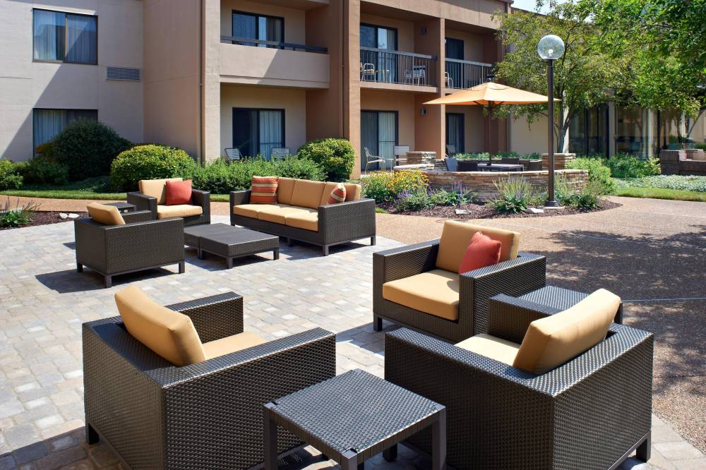 Courtyard By Marriott St Louis Creve Coeur 7