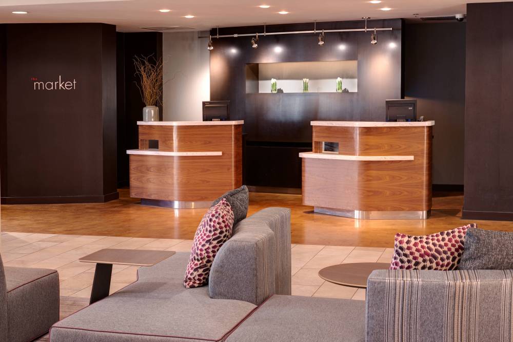 Courtyard By Marriott St Louis Downtown West 8