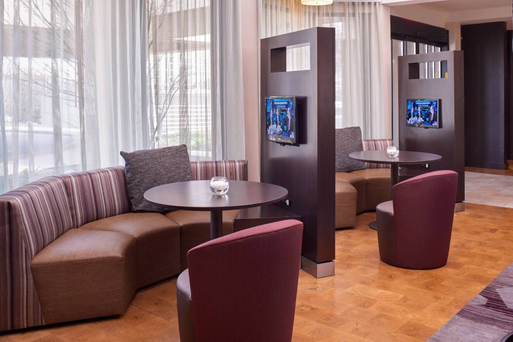 Courtyard By Marriott St Louis Downtown West 5