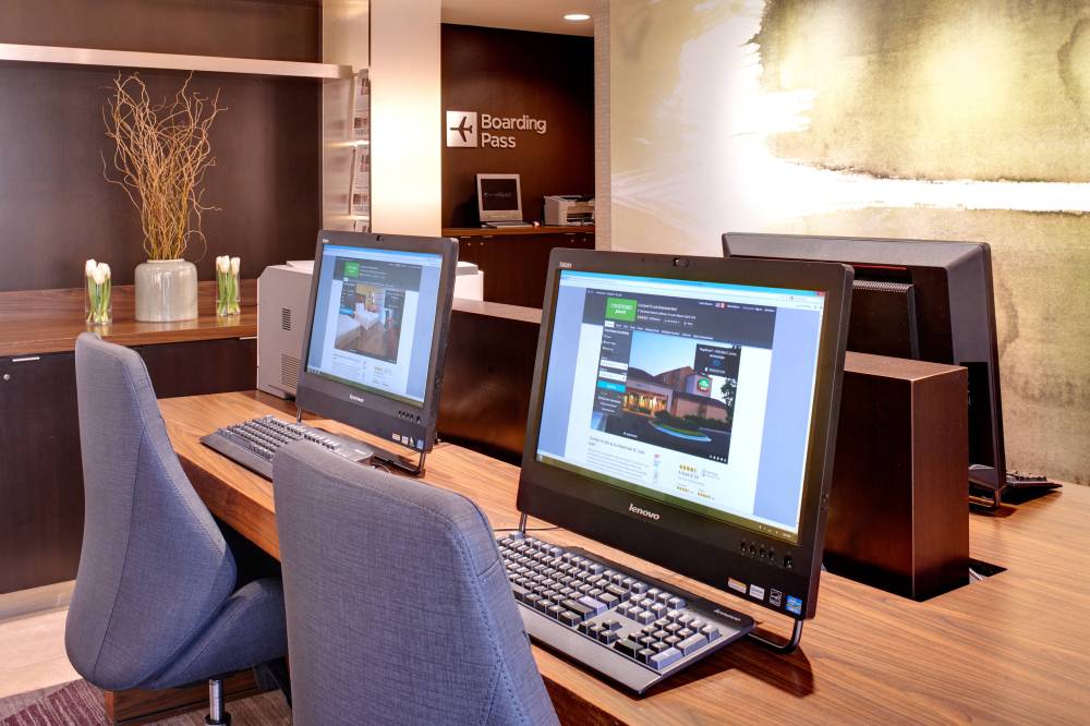 Courtyard By Marriott St Louis Downtown West 2