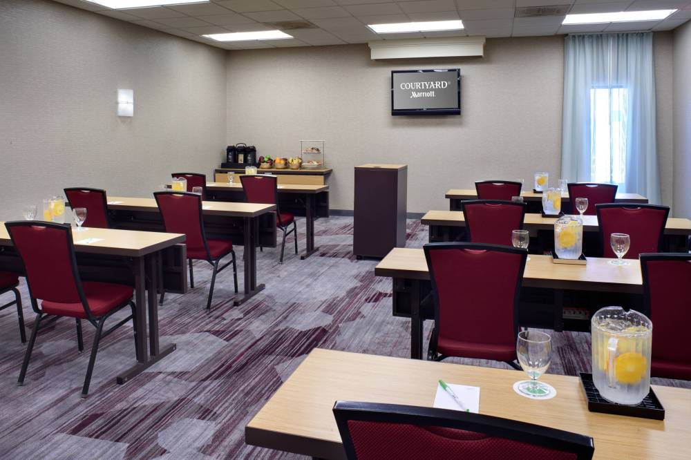 Courtyard By Marriott St Louis Downtown West 7