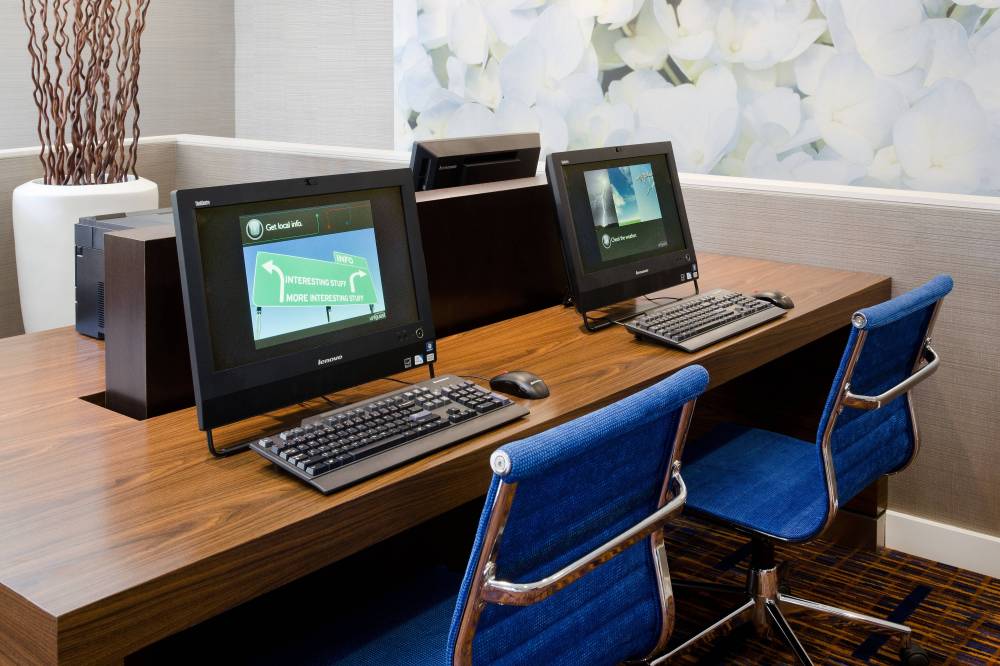 Courtyard By Marriott St Louis Westport Plaza 2