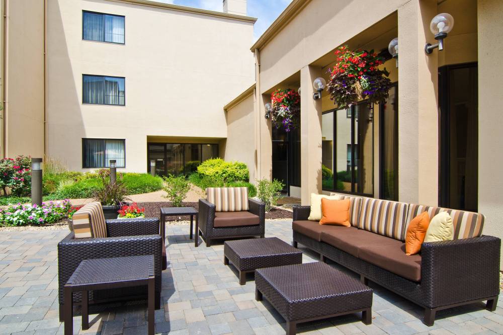 Courtyard By Marriott St Louis Westport Plaza 5