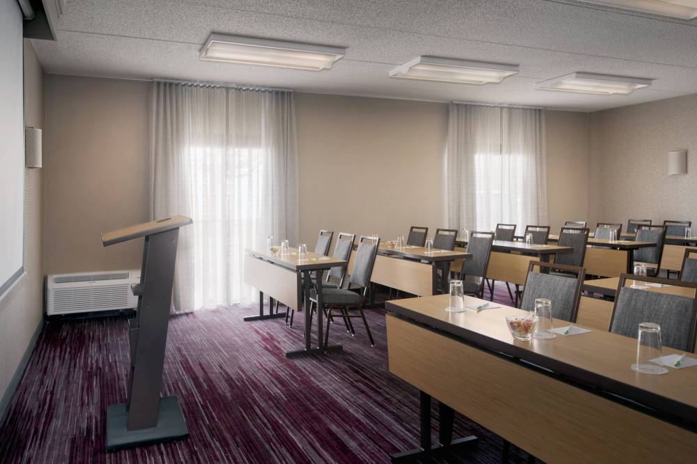 Courtyard By Marriott Syracuse Carrier Circle 9
