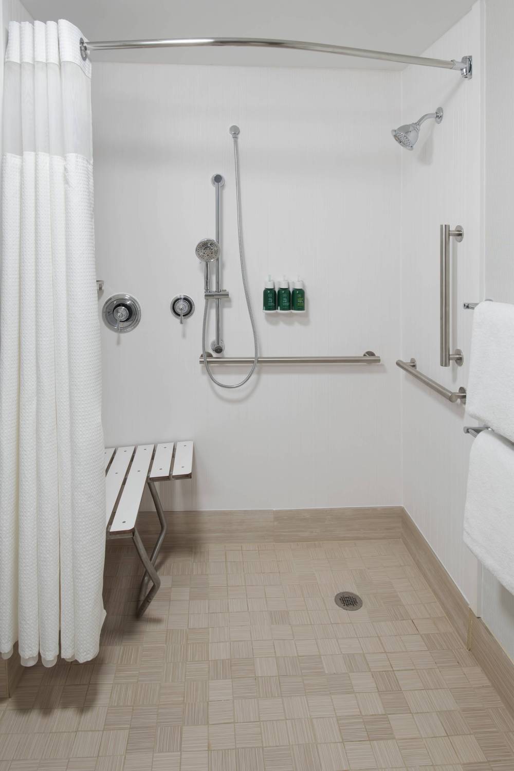 Courtyard By Marriott Syracuse Carrier Circle 2