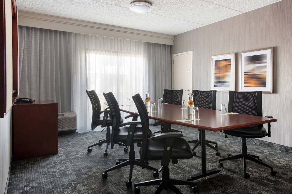 Courtyard By Marriott Syracuse Carrier Circle 10
