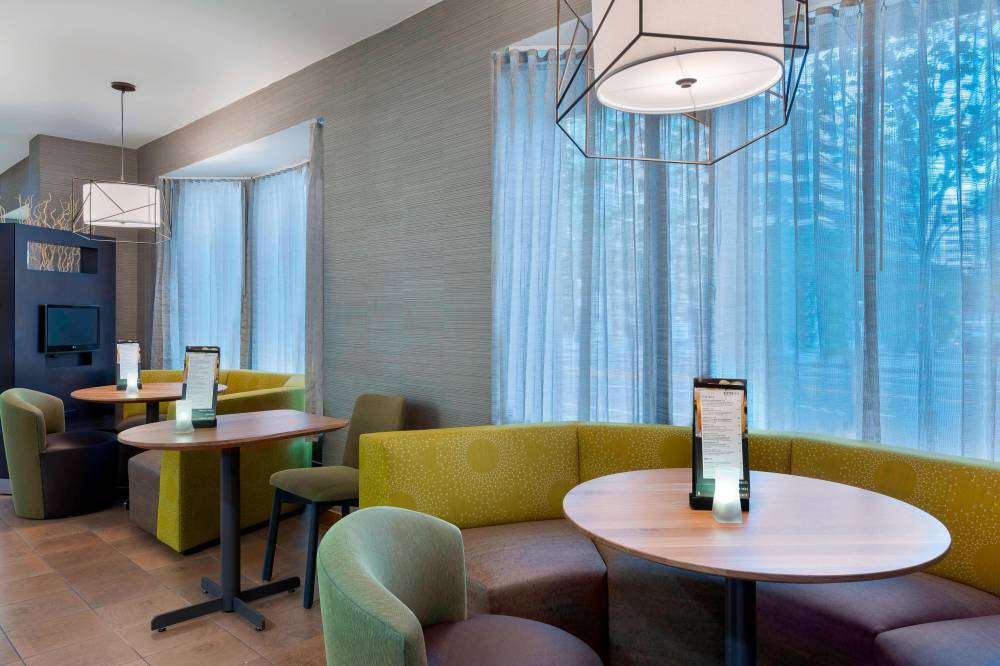 Courtyard By Marriott Tampa Downtown 3