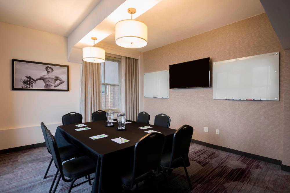 Courtyard By Marriott Tulsa Downtown 7