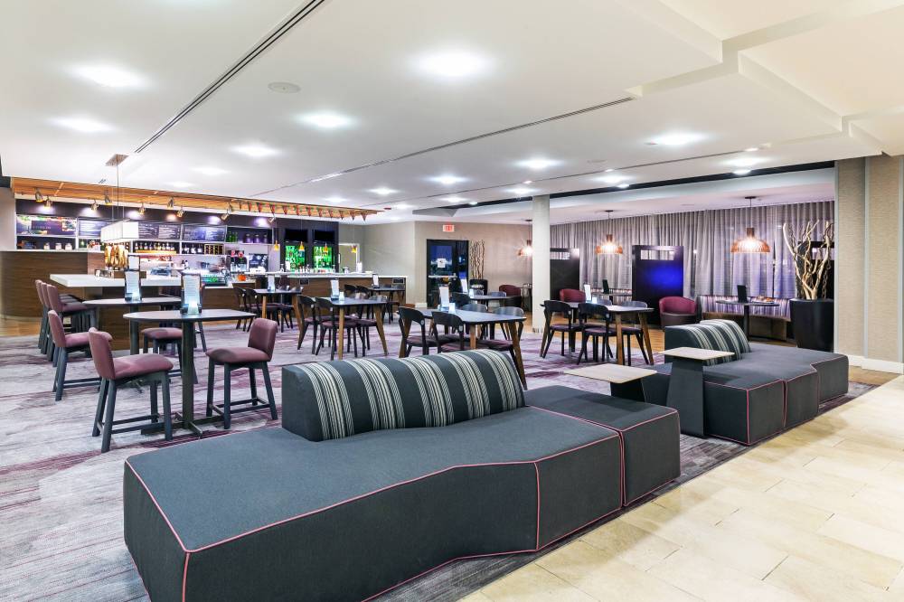 Courtyard By Marriott Tulsa Woodland Hills 10