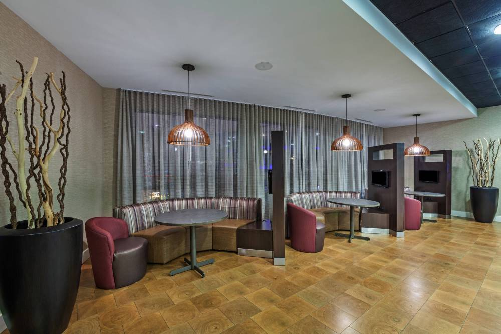 Courtyard By Marriott Tulsa Woodland Hills 6