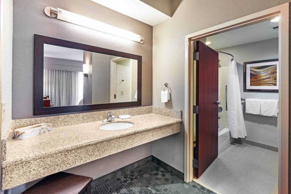 Courtyard By Marriott Tulsa Woodland Hills 4